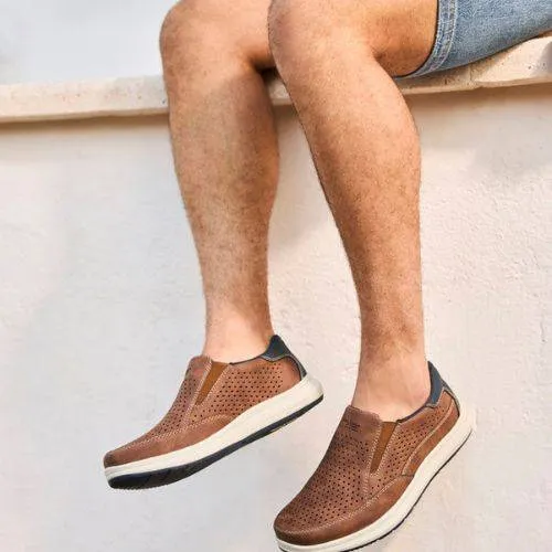16952 Slip-On Sneaker