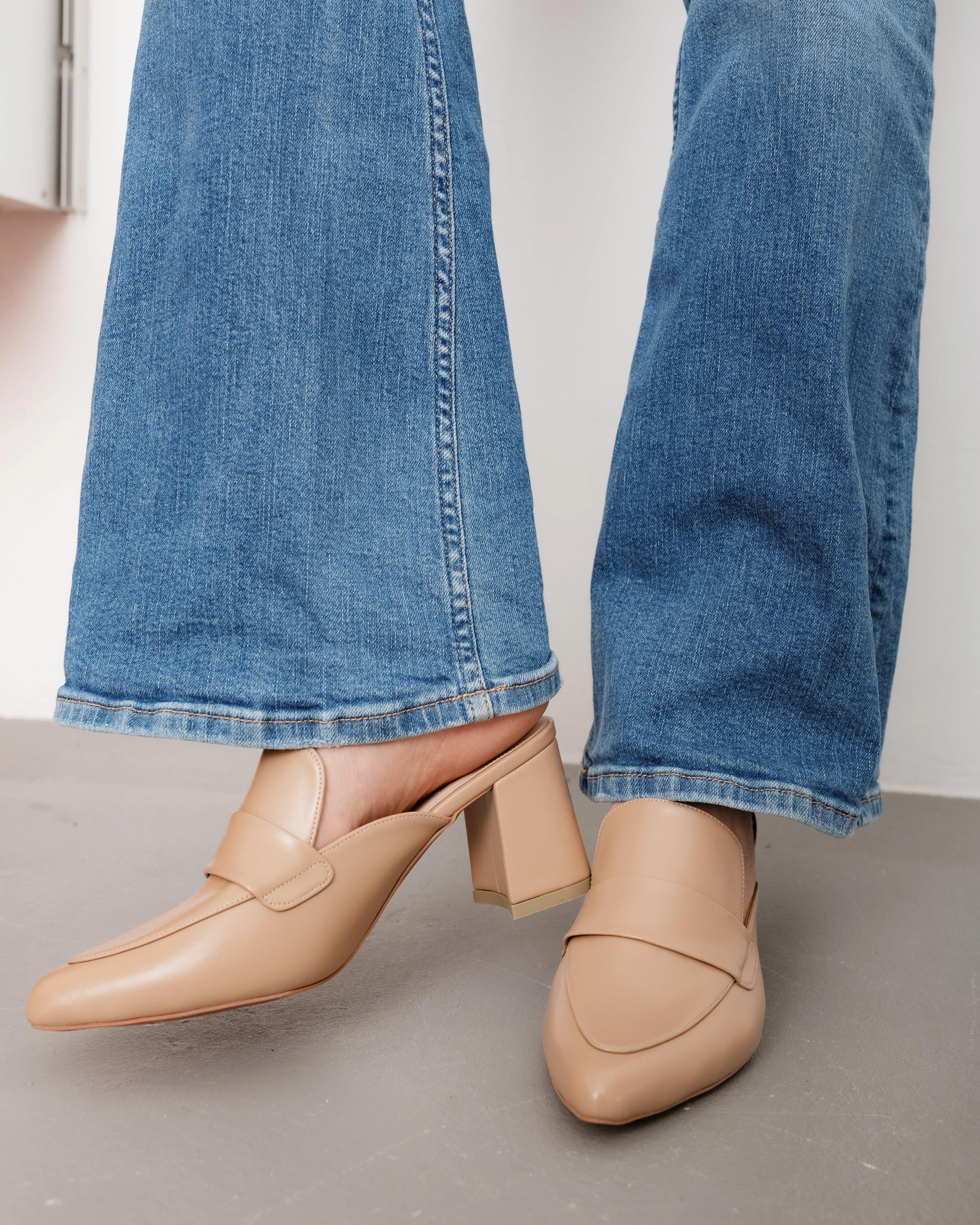 Cynthia Pointy Heel Mules (Nude)