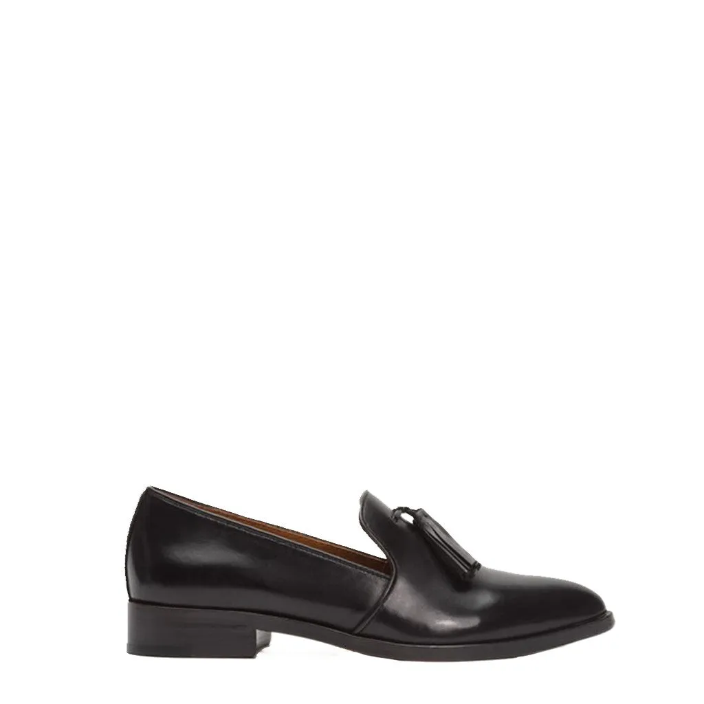 Frye Erica Venetian Loafer in Black