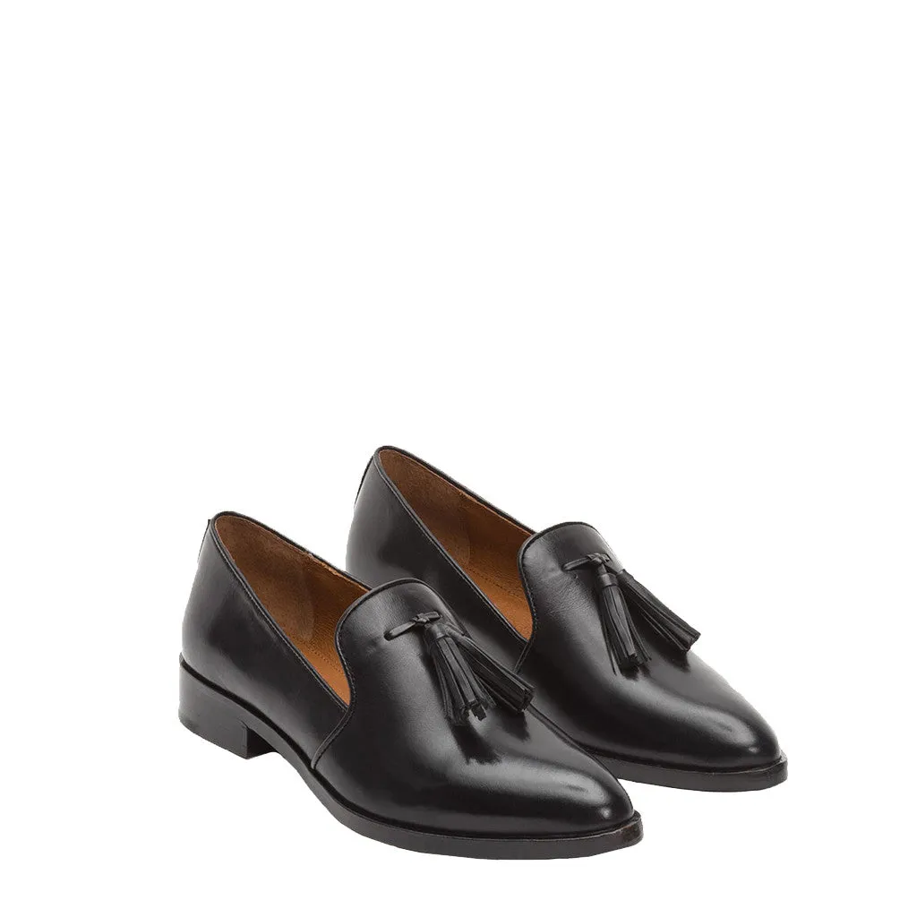 Frye Erica Venetian Loafer in Black