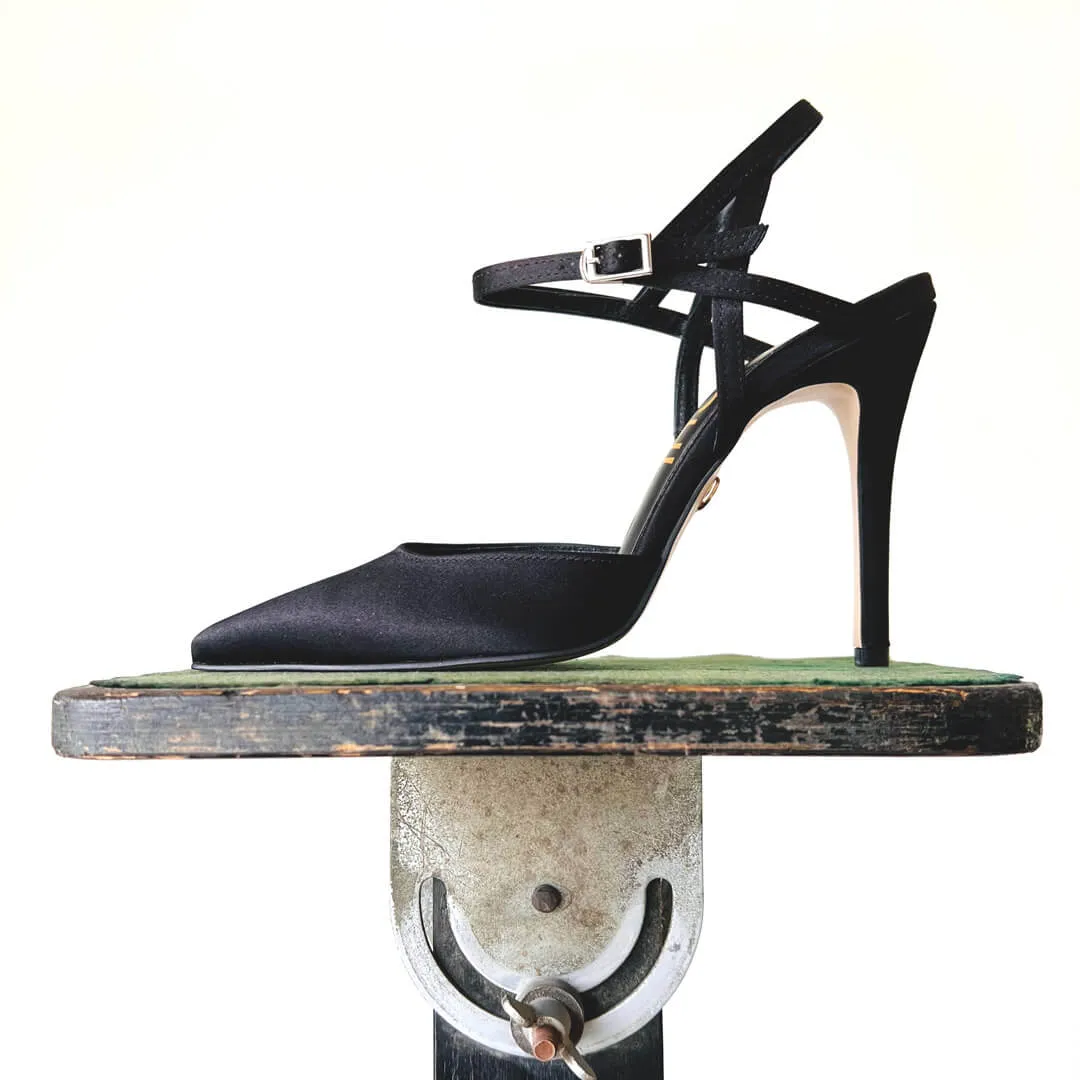 *UK size 2.5 - BALLAD - navy satin , 6cm heels