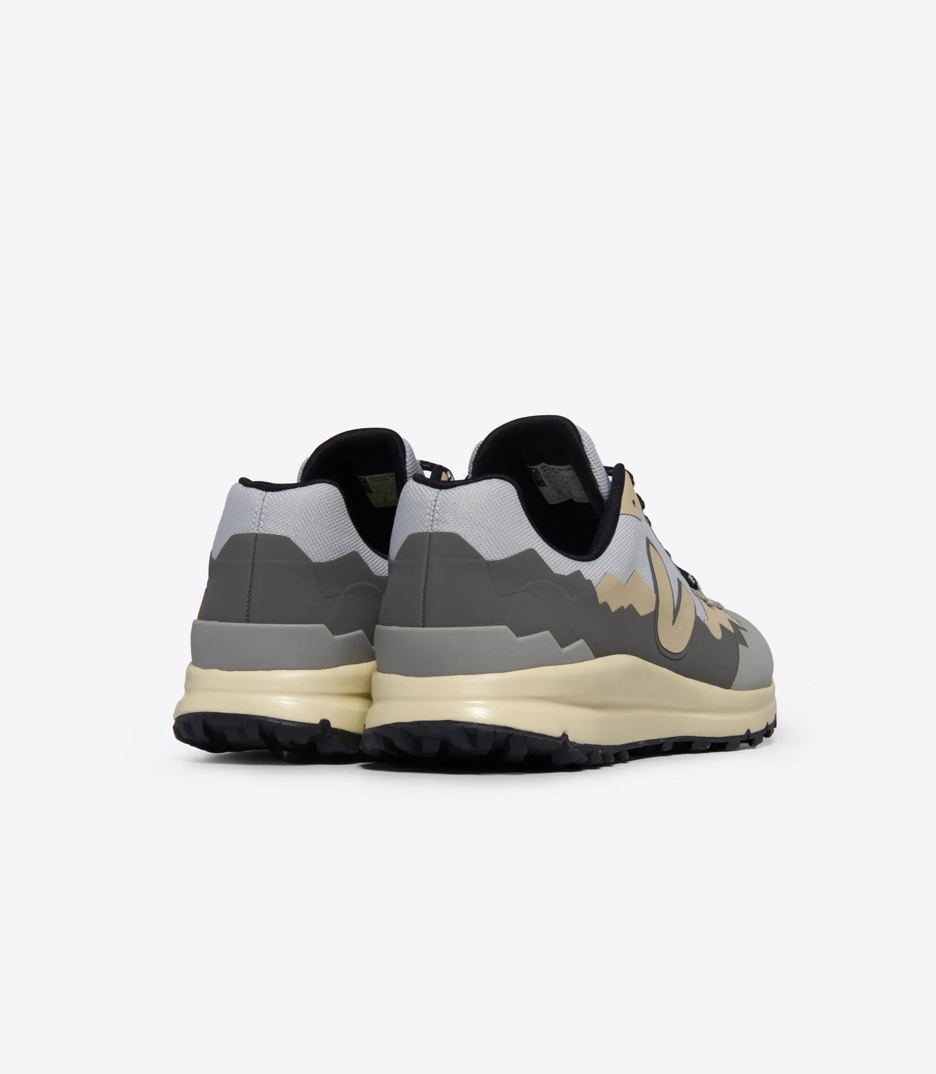 Veja Fitz Roy Light Trek Shell - Shark/Almond